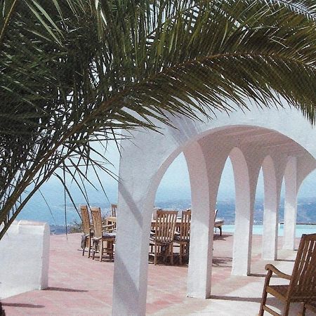 Villa Perla Blanca Sayalonga Exterior photo